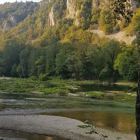 Kamp Na Uni Kemping *