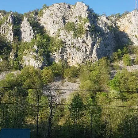 Kamp Na Uni Kemping