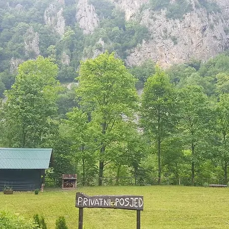 Kemping Kamp Na Uni *